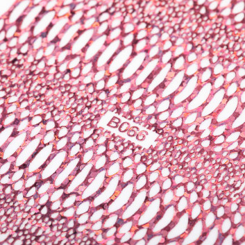 Naklejki do paznokci cienkie samoprzylepne opalizujące skóra węża Snake Skin róż