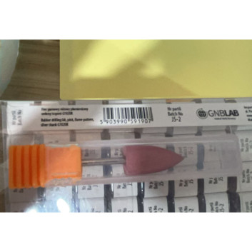 Frez gumowy różowy płomieniowy srebrny trzpień G1020K