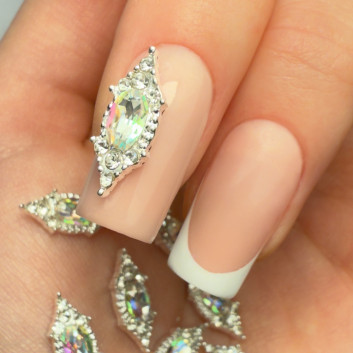 Kryształki 3D do zdobienia paznokci Molly Nails Nr 2 10 szt