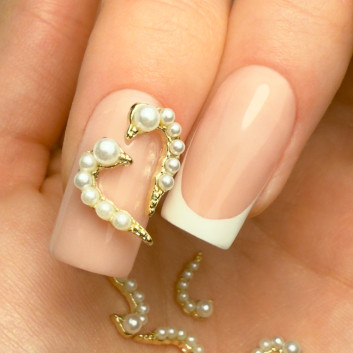 Ozdoby do paznokci serce 3D Molly Nails white pearl 10 szt
