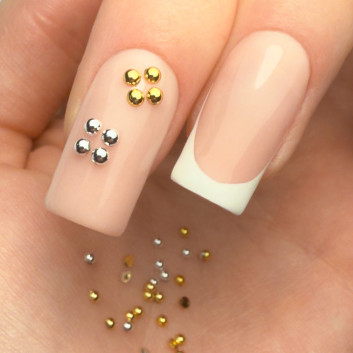 Kasetka z ozdobami ćwieki Molly Nails mix kolorów