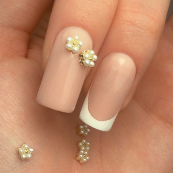 Ozdoby do paznokci kwiatki perłowe 3D Molly Nails Nr 3 10 szt