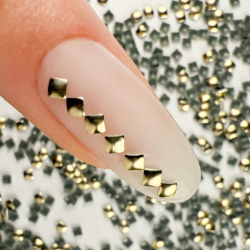 ShinePins gładkie ćwieki błyskotki ozdoby do paznokci kwadratowe mini NTN Premium Nr 8 5g