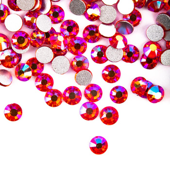 Strass per unghie in vetro SS10 Hyacinth AB circa 50 pezzi.