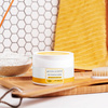 Rewitalizujący peeling z ekstraktem z miodu manuka i kamieniem wulkanicznym Victoria Vynn Pharm Foot reNEWAL SCRAPER 200g