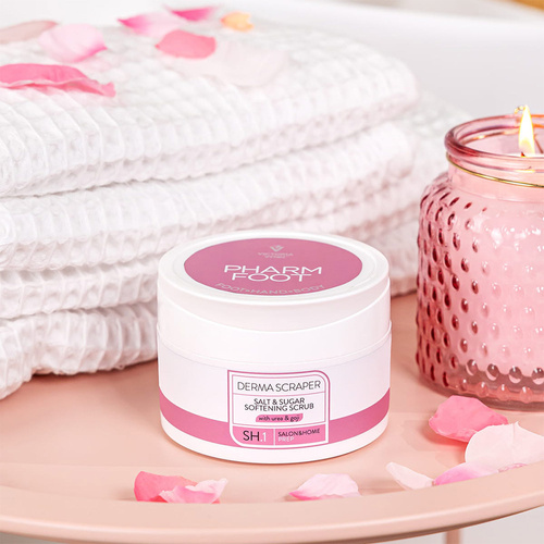 Zmiękczający peeling solno-cukrowy z mocznikiem i ekstraktem z jagód goji Victoria Vynn Pharm Foot DERMA SCRAPER 200g
