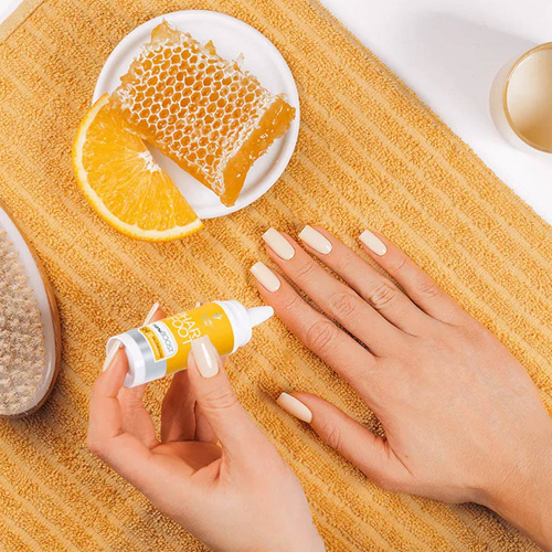 Pflegendes und regenerierendes Serum mit Manuka-Honig-Extrakt und Gelée Royale von Victoria Vynn Pharm Foot manuBOOST 15 ml