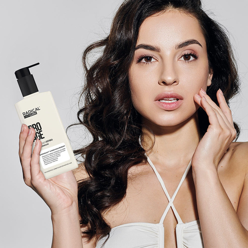 Balsamo per capelli maturi Farmona Radical Pro Age 200 ml 