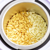 Cera dura en gotas de baja temperatura para depilación sin bandas ItalWax Natural Film Wax 100 g