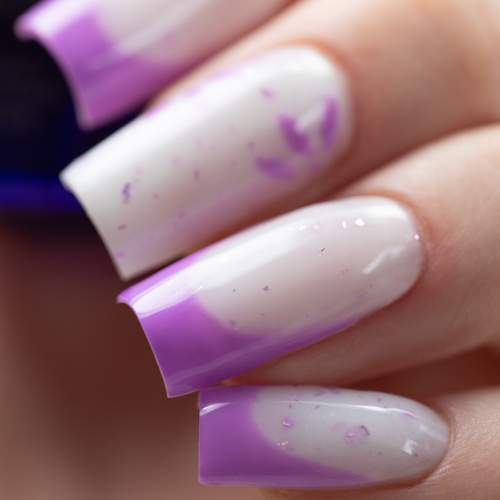 Mleczna baza kauczukowa z fioletowo metalicznymi płatkami Flakes Rubber Base Milk&Purple MollyLac HEMA/Di-HEMA Free 10 gram