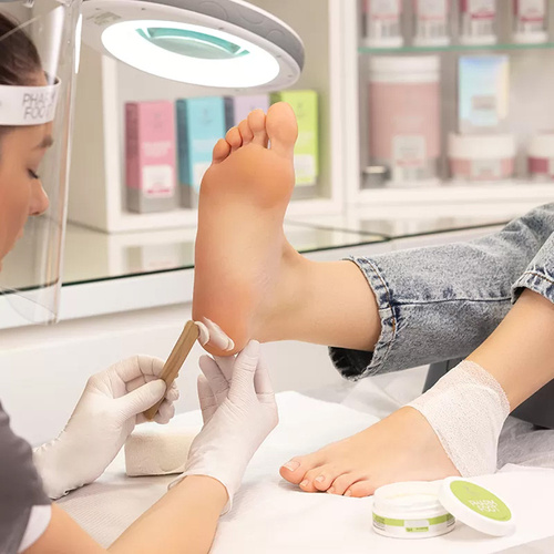 Maść ochronna na pękające pięty z oliwą ozonowaną Victoria Vynn Pharm Foot Cracked Heel Protector 75ml