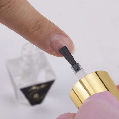 Prodotto per eliminare le bolle d'aria nelle unghie in gel, acrilico, acrilogel e ibrido Nail Fix di Monika Mielniczuk MollyLac 10 ml