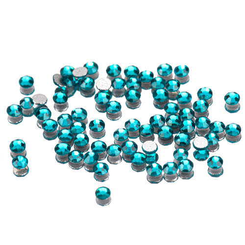 Strass per unghie in vetro SS3 Blue Zircon, circa 50 pezzi.