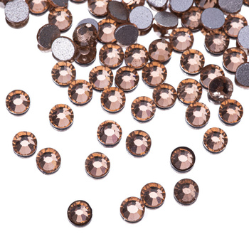 Strass per unghie in vetro SS10 Light Peach, circa 50 pezzi.