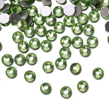 Strass para uñas de cristal SS10 Peridot, aprox. 50 unidades.